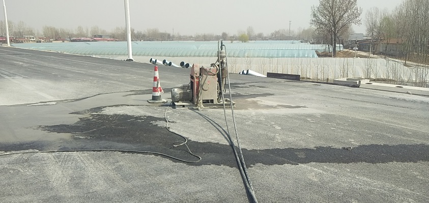 上高道路回填土下沉注浆